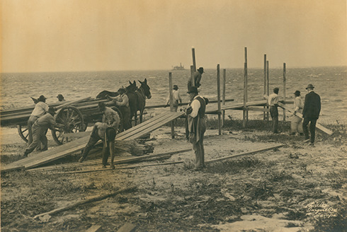 Workers build the original Gandy Bridge, which opened in 1924. [Photo courtesy of USF Special Collections]