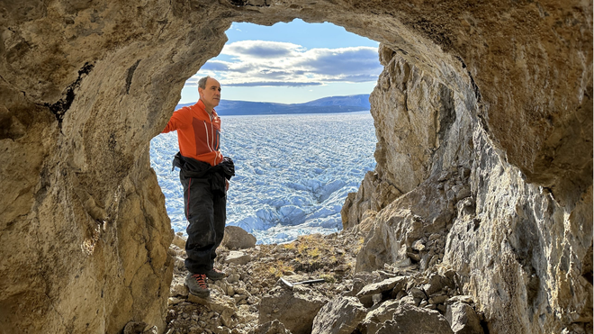 School of Geosciences doing research.