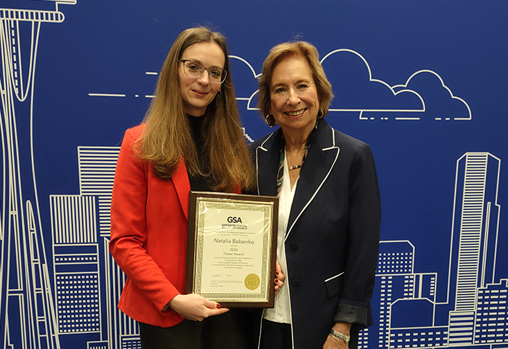 Natalia Babenko receives the award