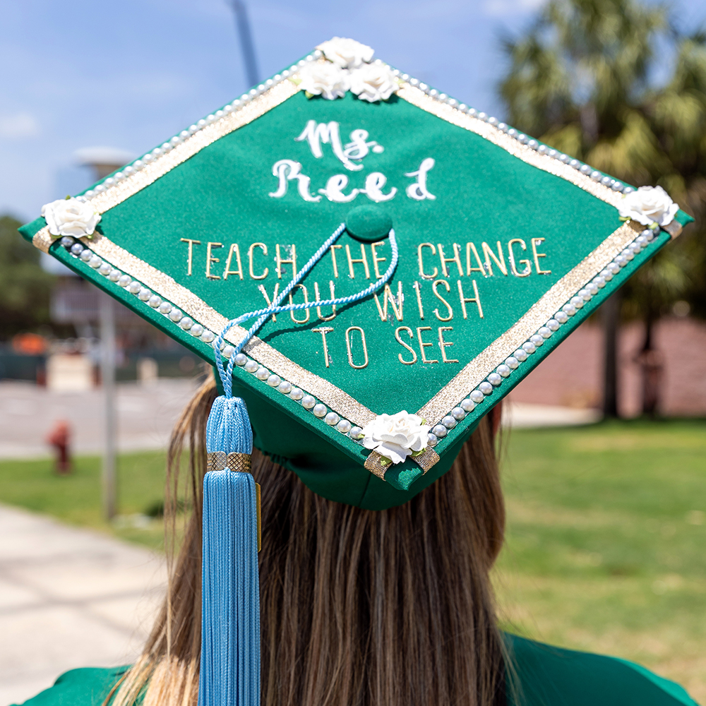 graduation cap decoration ideas for girls 2022