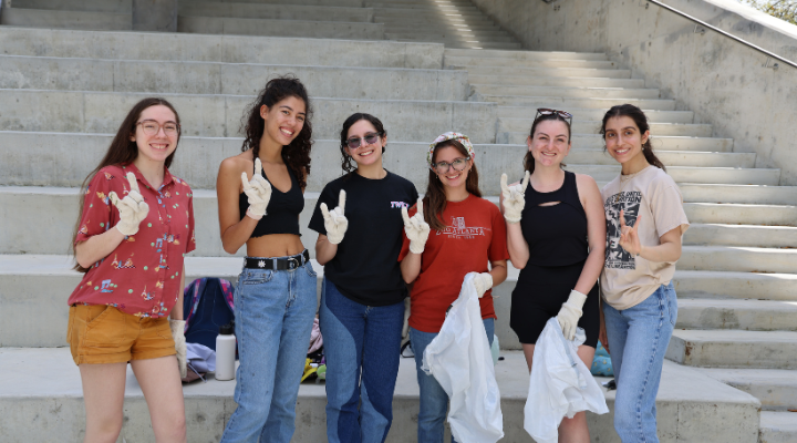 USF Climate Teach-In 2024 Student Tampa Campus Clean Up