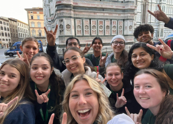 Judy Genshaft Honors College students in Italy
