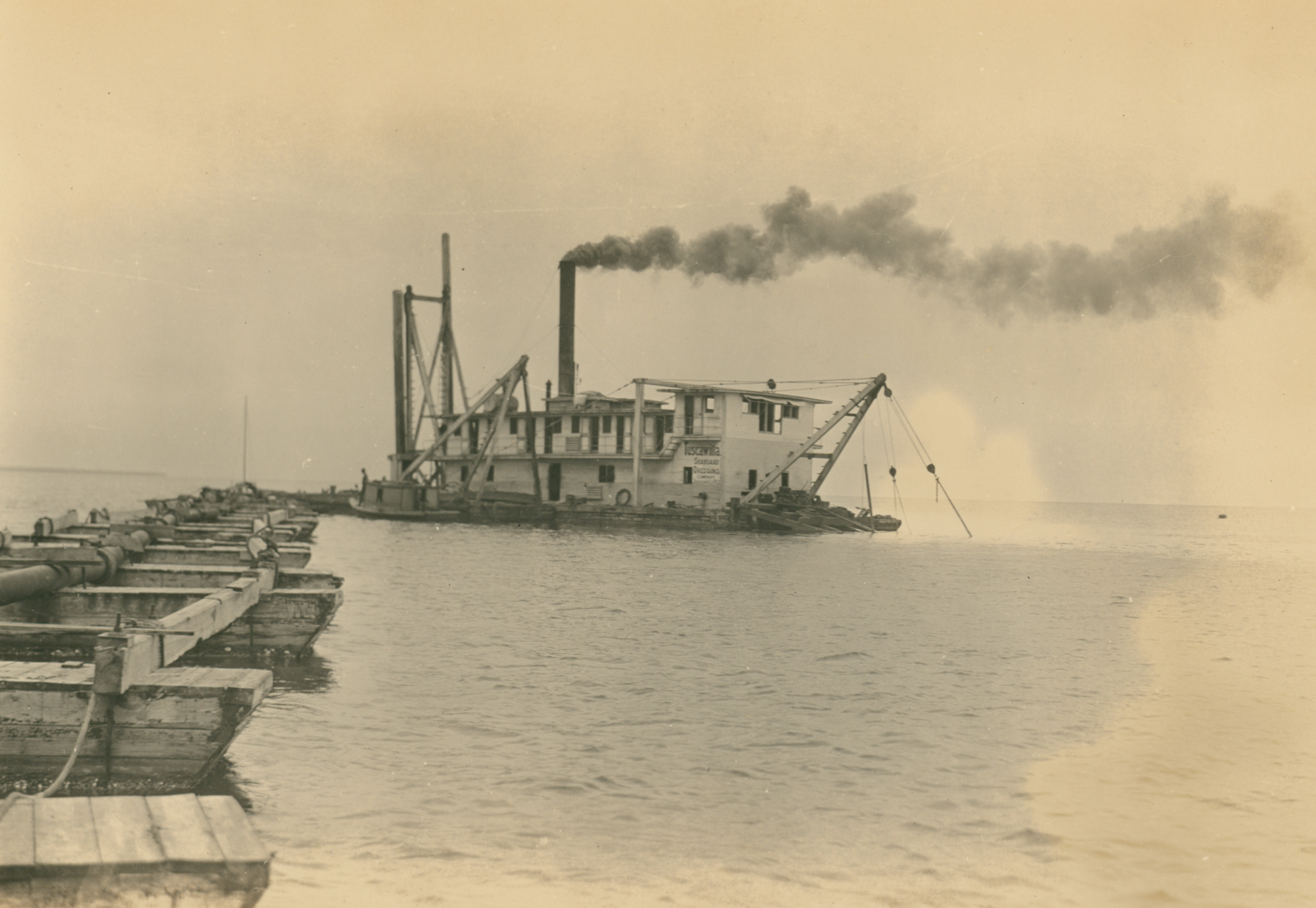 The original Gandy Bridge while under construction.