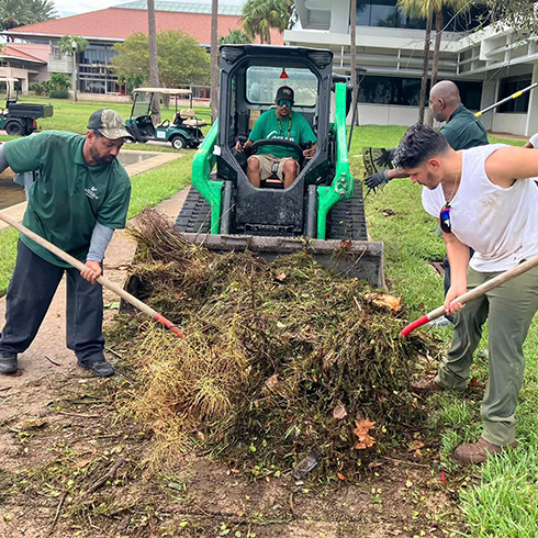 USF community mobilizes for Hurricane Helene recovery 