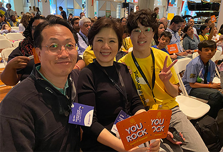 Daniel Park with his parents