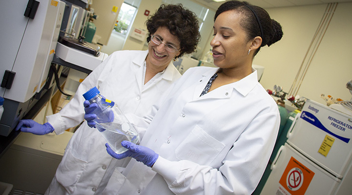 researchers in lab